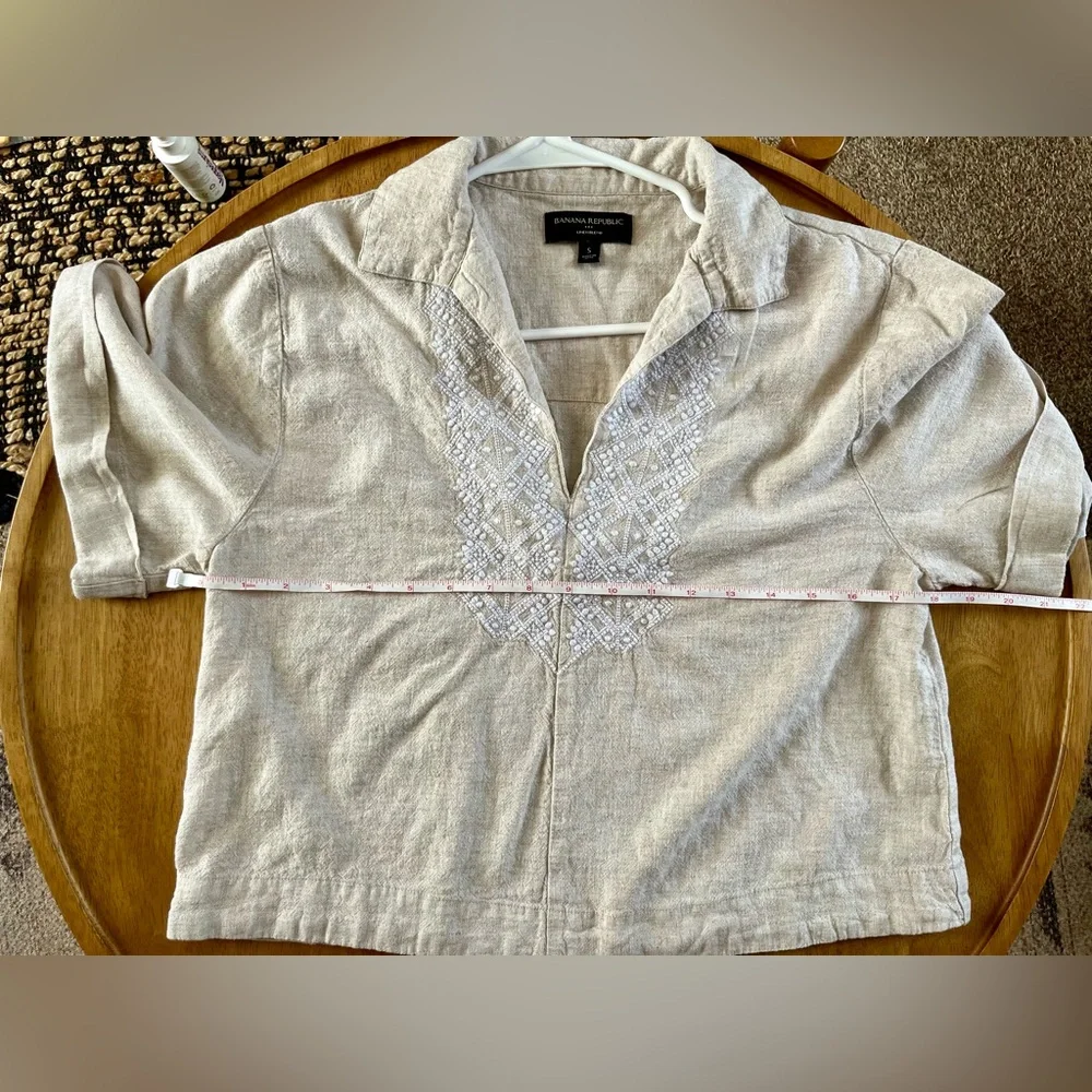 Banana Republic Women's Cropped Linen Embroidered Top - Picture 2 of 9